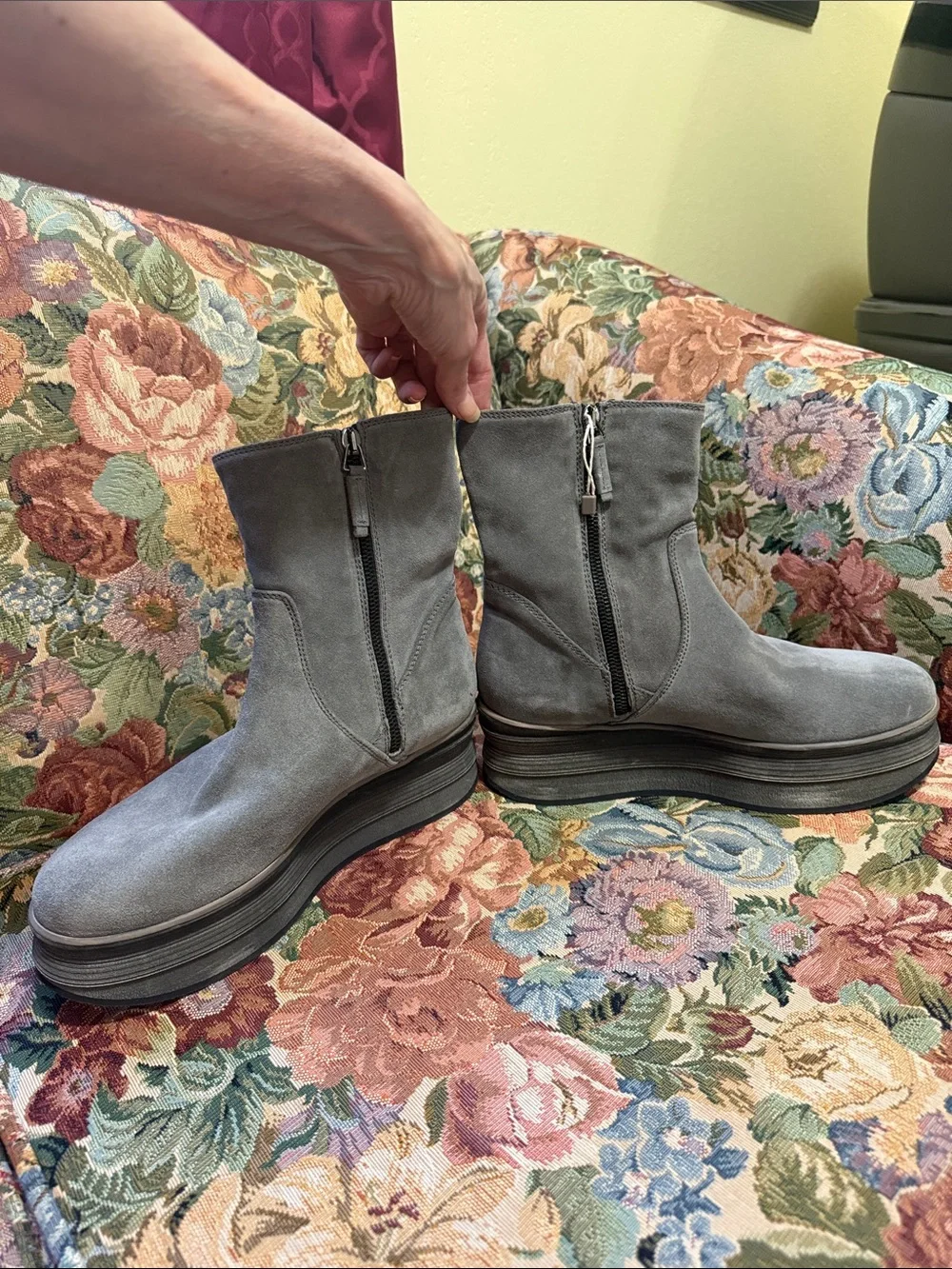 WOW POSHMARK Authentic Pantofola D’oro Grey Suede Leather Boots MADE IN ITALY!!